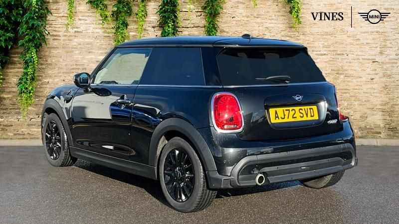Used Mini Cooper Classic 134 HP (98 kW) 2022 Black Hatchback