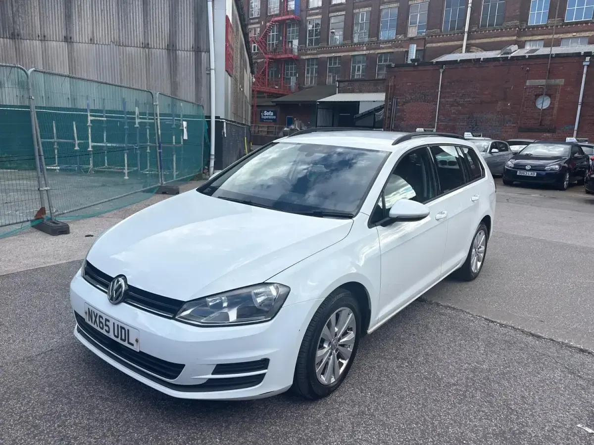Used VW Golf VII SE 2015 White Estate