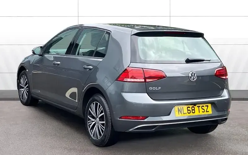 Used VW Golf VII SE 113 HP (83 kW) 2018 Grey Hatchback