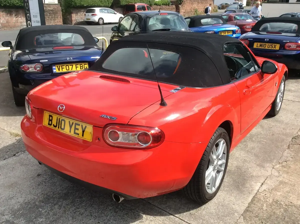 Used Mazda MX5 126 HP (92 kW) 2010 Red Cabriolet