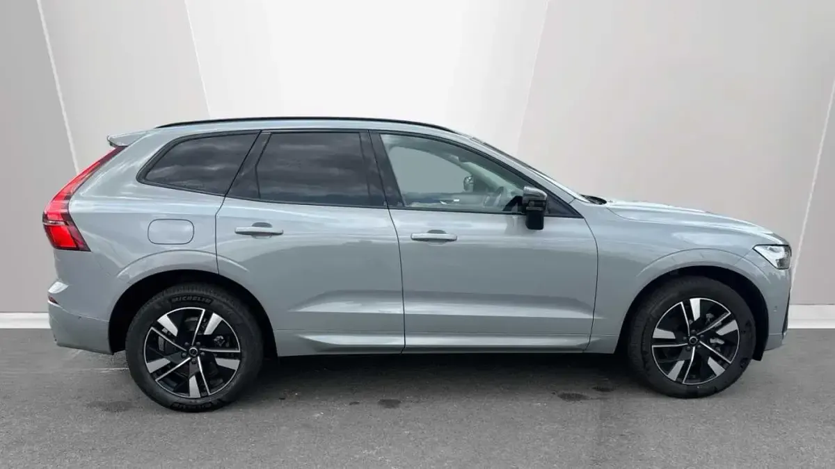 Used Volvo XC60 Plus 350 HP (257 kW) 2025 Grey SUV