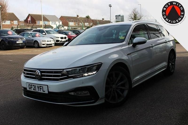 Used VW Passat R-line 150 HP (110 kW) 2021 White Estate