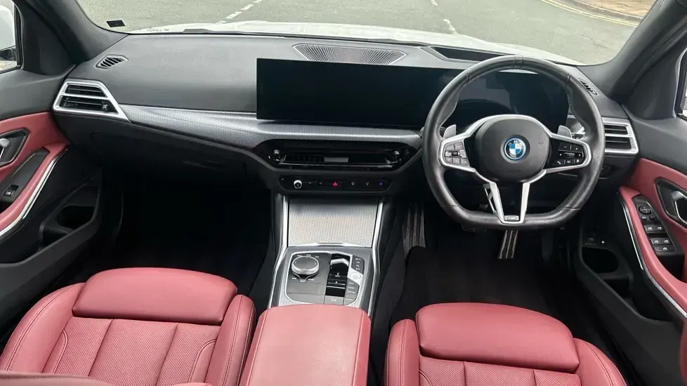 Used BMW 330 M Sport 288 HP (211 kW) 2025 White Estate