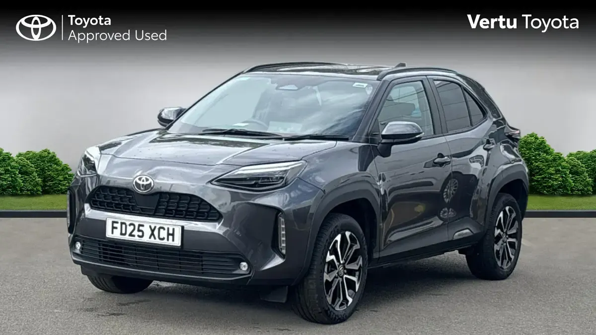 Used Toyota Yaris Hybrid Design 116 HP (85 kW) 2025 Decuma grey (metallic paint) Estate