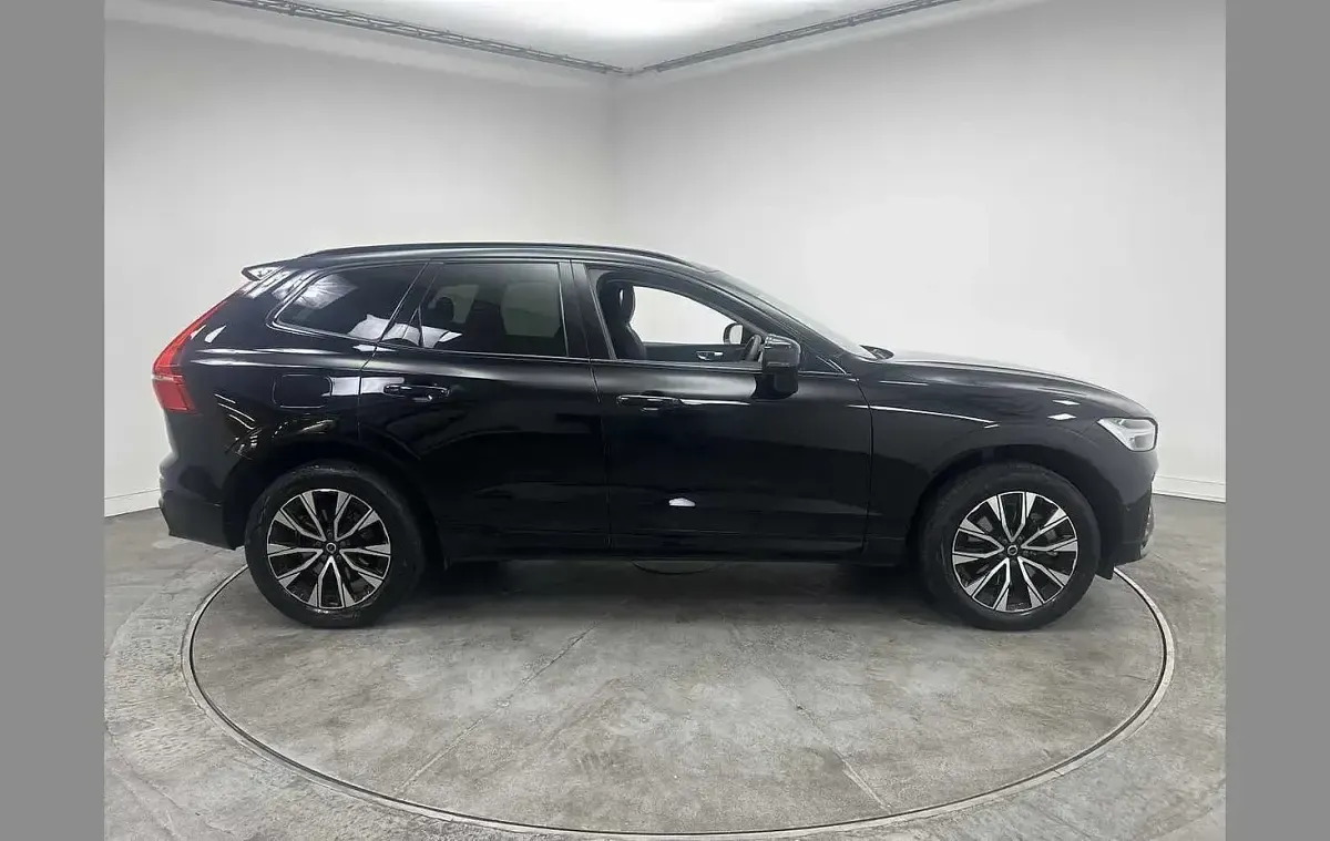 Used Volvo XC60 Plus 247 HP (181 kW) 2022 Black SUV