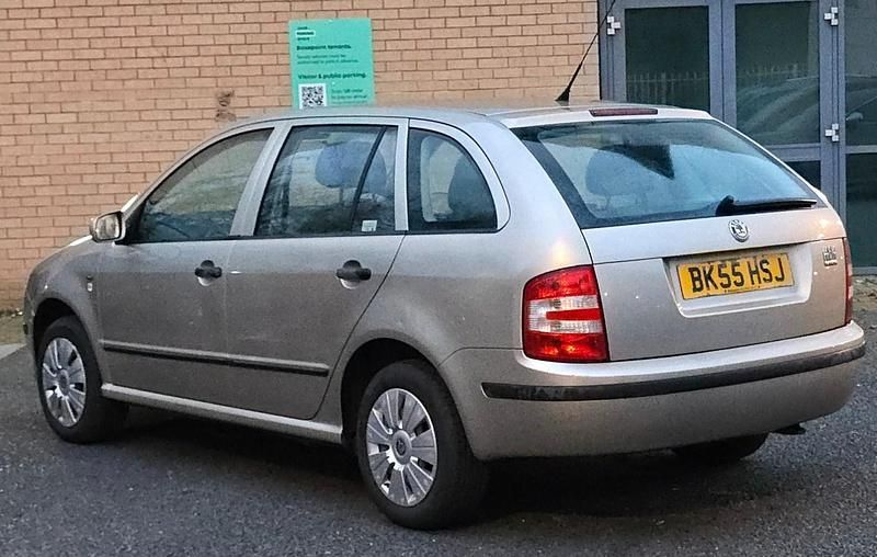 Used Skoda Fabia Ambiente 64 HP (47 kW) 2005 Beige Estate