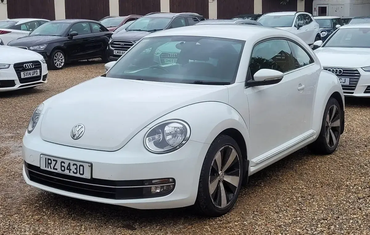 Used VW Beetle Design 105 HP (77 kW) 2014 White Hatchback