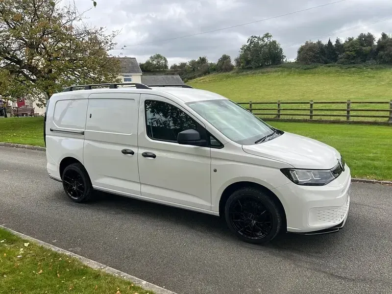 Used VW Caddy 102 HP (75 kW) 2021 White MPV