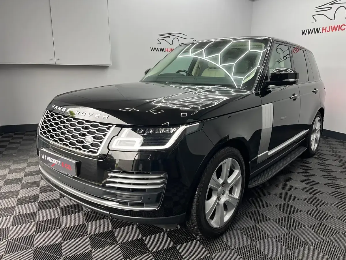 Used Land Rover Range Rover Autobiography 339 HP (249 kW) 2019 Black SUV