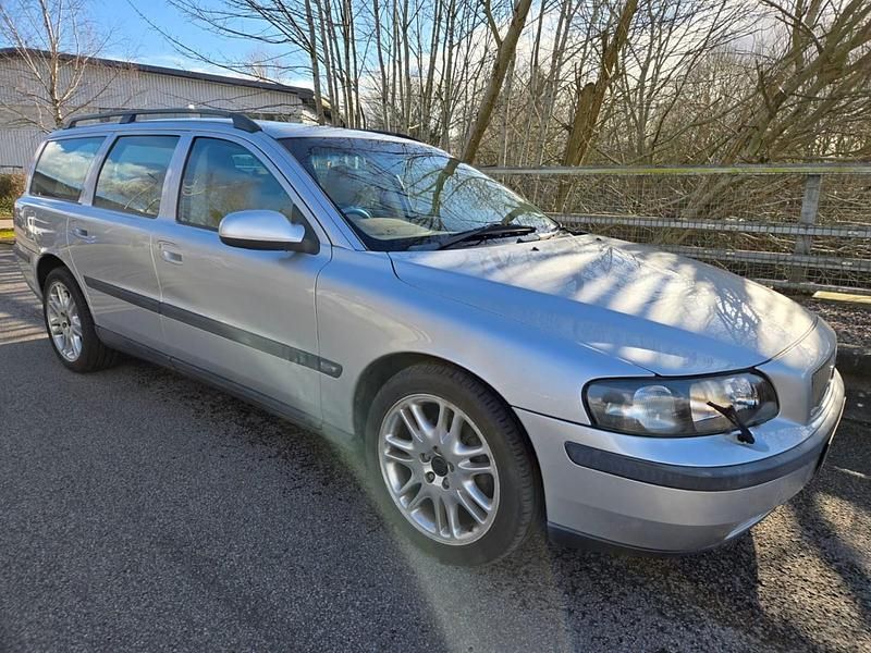 Second-hand Volvo V70 170 CP (125 kW) 2002 Argintiu Break