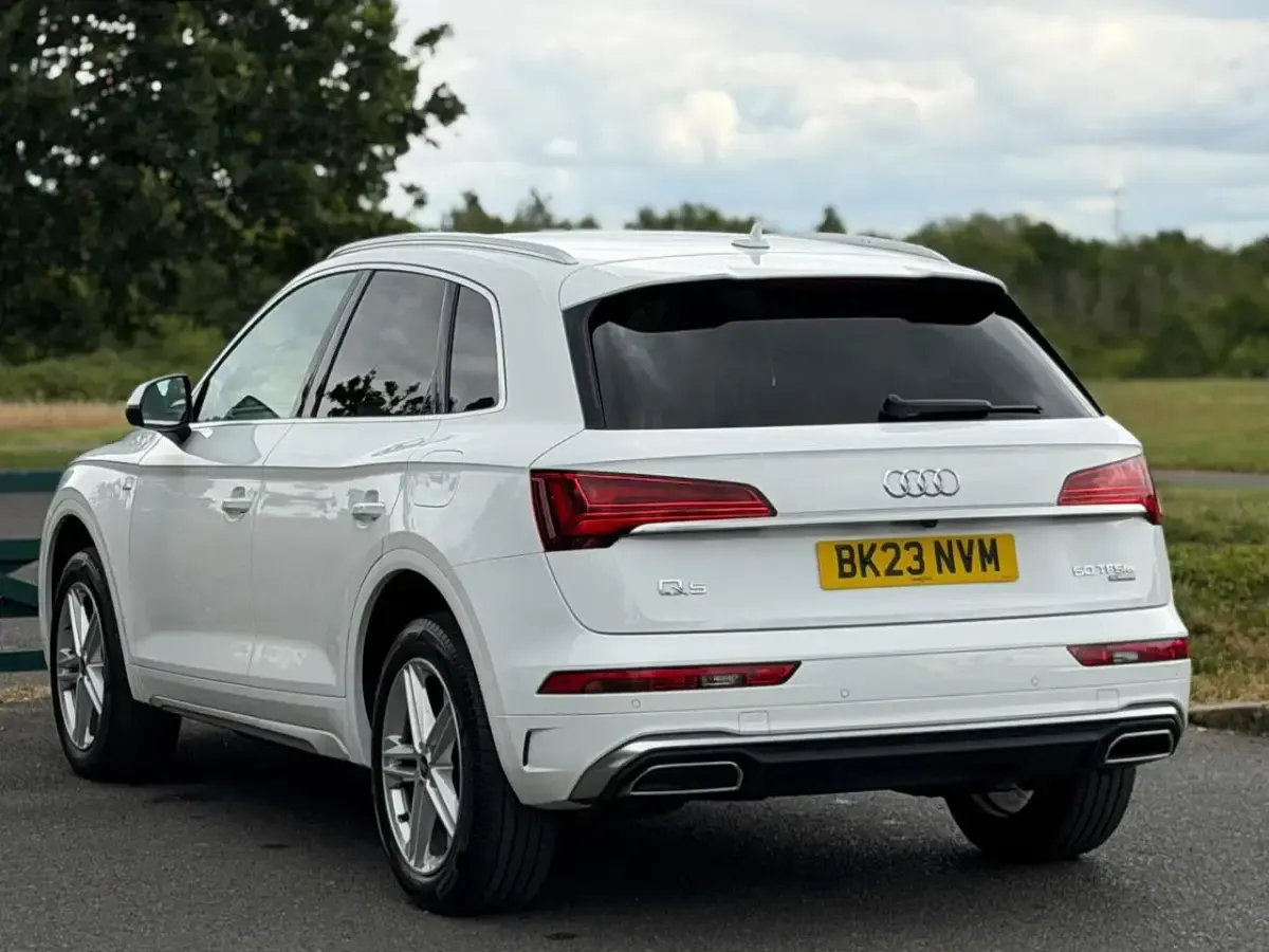 Used Audi Q5 S-Line 295 HP (216 kW) 2023 White SUV