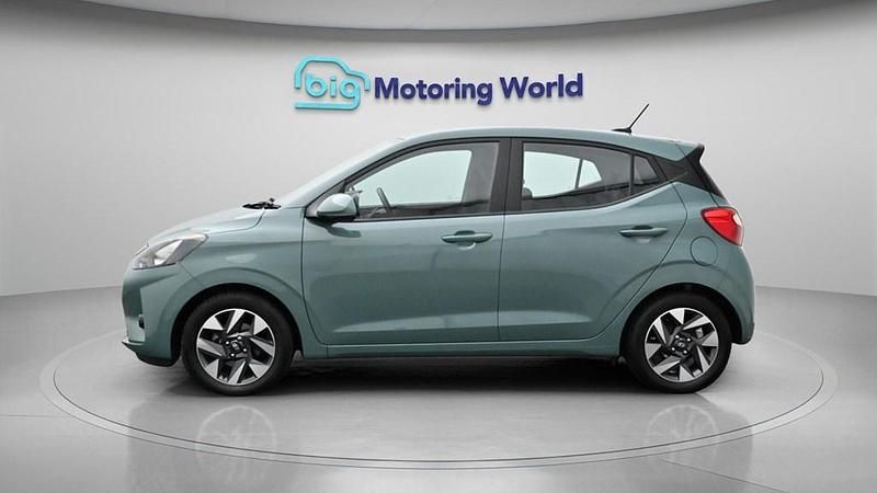 Used Hyundai i10 Advanced 67 HP (49 kW) 2024 Green Hatchback