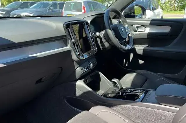 Used Volvo XC40 Plus 194 HP (142 kW) 2025 Blue SUV