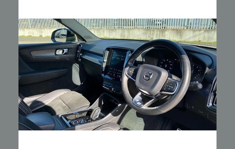 Used Volvo XC40 R-Design Pro 190 HP (139 kW) 2019 Silver SUV