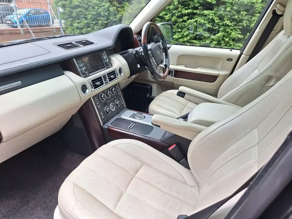 Used Land Rover Range Rover Autobiography 313 HP (230 kW) 2011 Black SUV