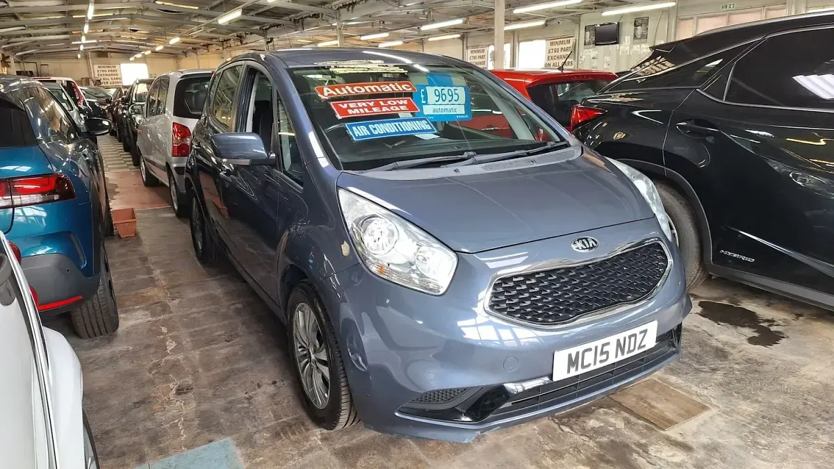 Used Kia Venga 125 HP (91 kW) 2015 Blue Hatchback
