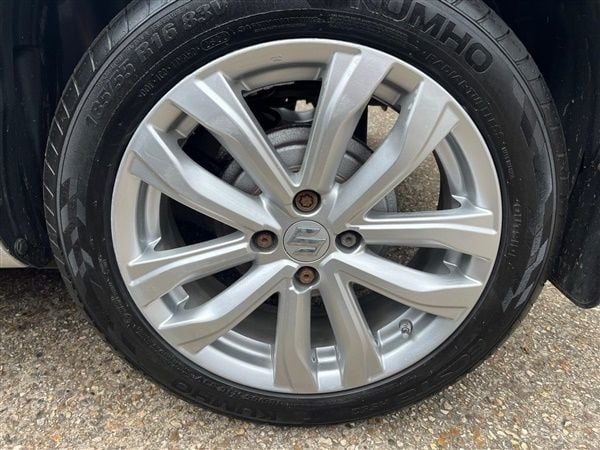 Silver Used 2014 Suzuki Swift SZ3 Hatchback | £5,995 (Fair price) - Image 1/1