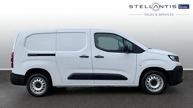 Used Peugeot Partner 101 HP (74 kW) 2025 White MPV