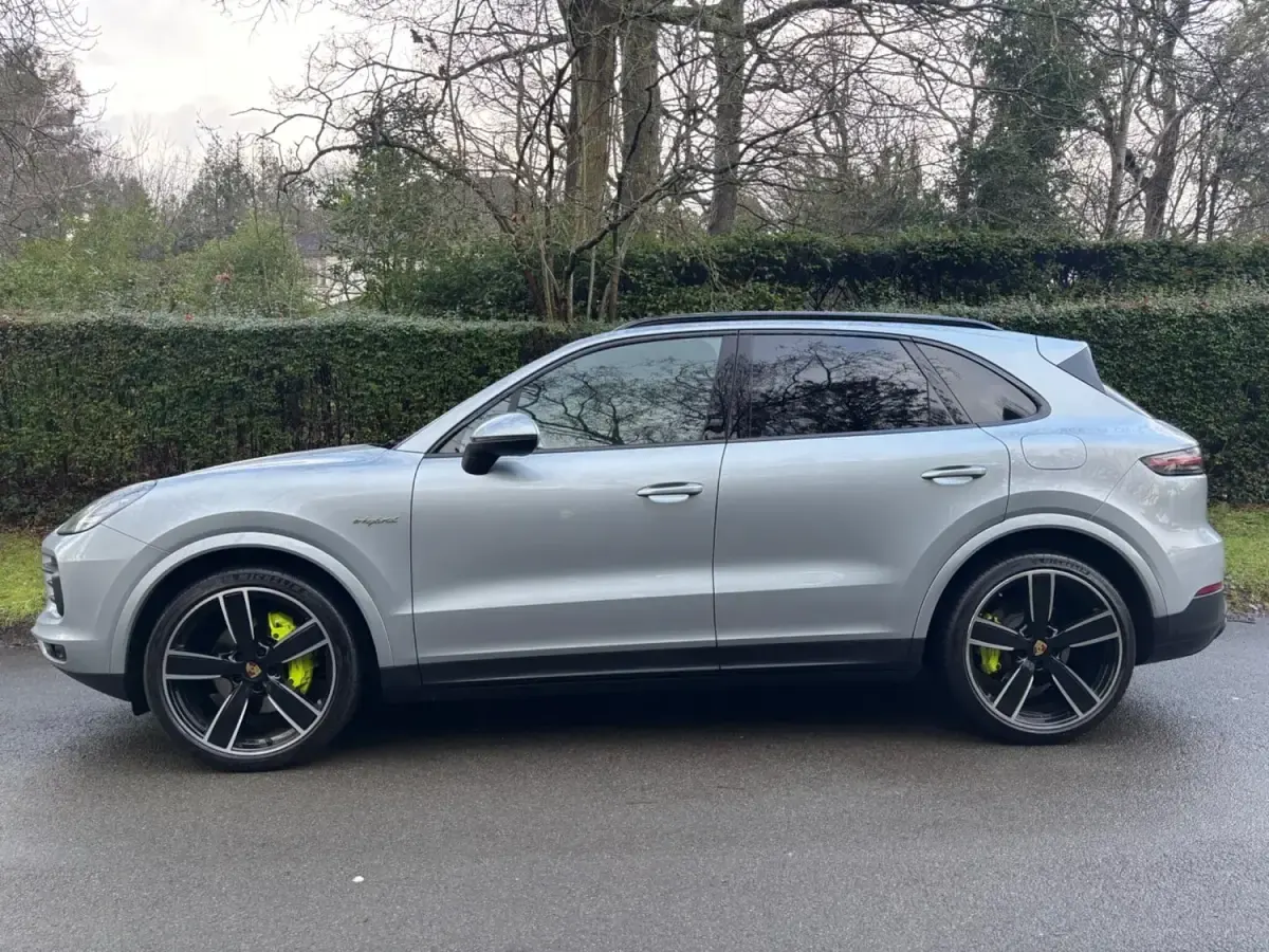 Used Porsche Cayenne 462 HP (339 kW) 2021 Silver SUV