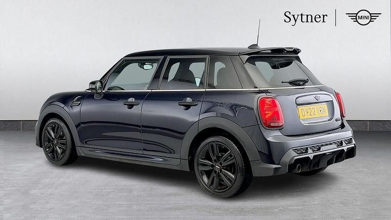 Used Mini Cooper Hatch 134 HP (98 kW) 2022 Black Hatchback