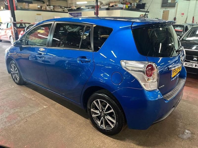 Used Toyota Verso 147 HP (108 kW) 2013 Blue MPV