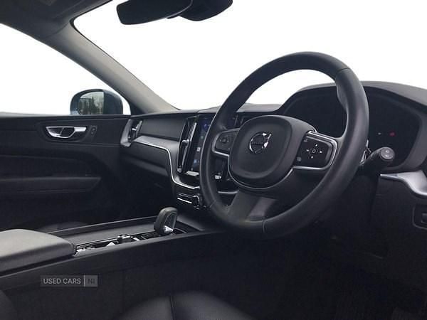 Used Volvo XC60 Momentum 2022 Blue SUV