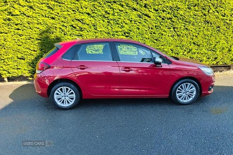 Used Citroën C4 Flair 2015 Red Hatchback