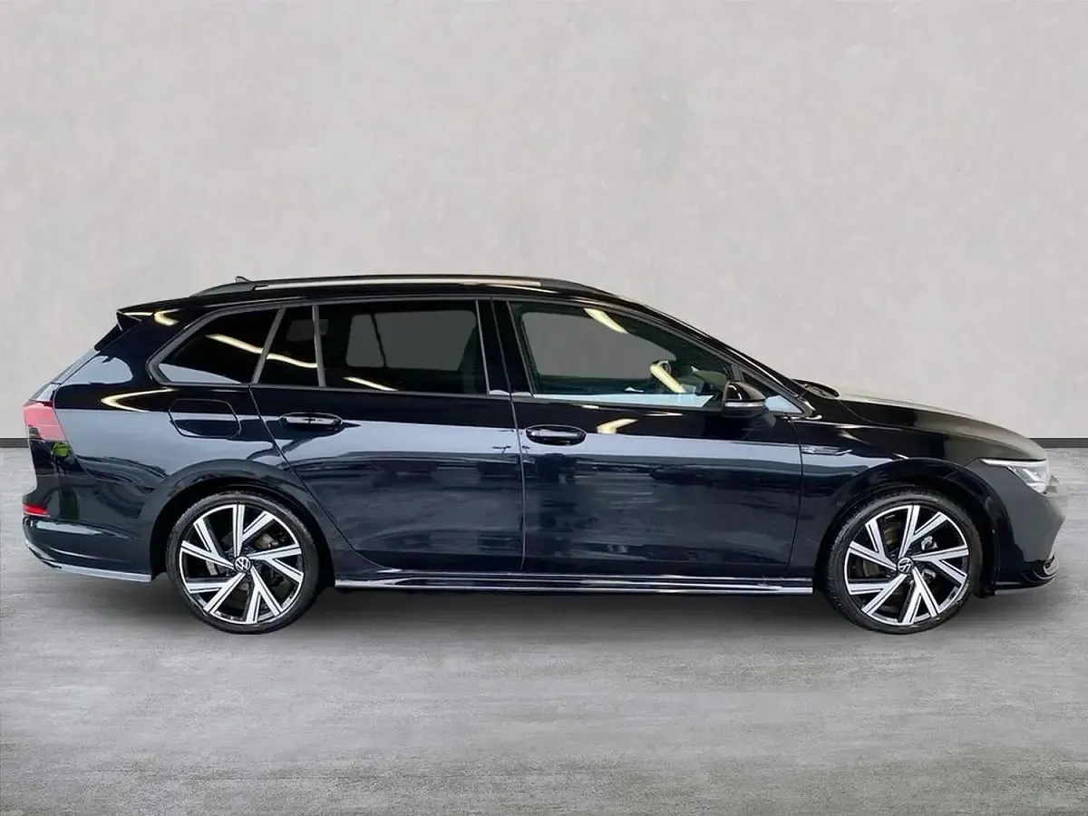 Used VW Golf VIII R-line 150 HP (110 kW) 2023 Black Estate