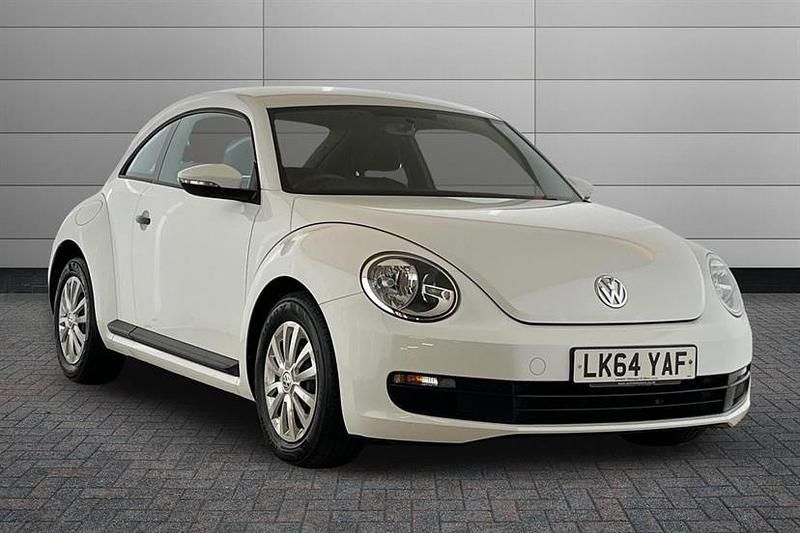 Used VW Beetle 105 HP (77 kW) 2014 Pure white Hatchback