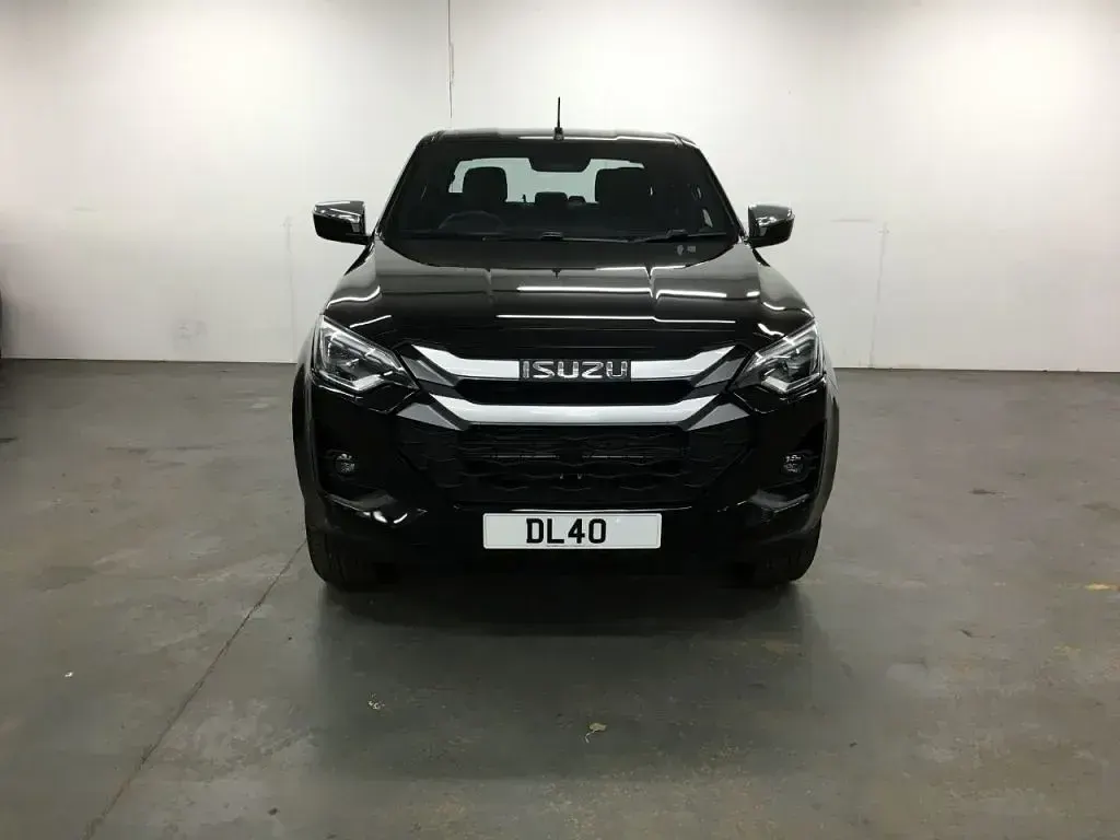 New Isuzu D-Max 2025 Black Pickup