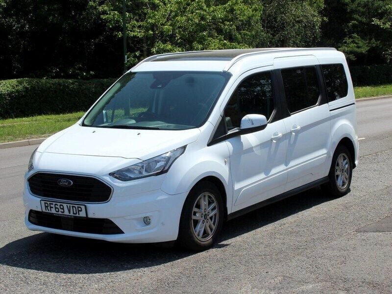 White Used 2020 Ford Grand Tourneo Connect Titanium MPV | £15,350 (Fair price) - Image 1/4
