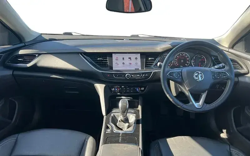 Begagnad Vauxhall Insignia Elite 165 HK (121 kW) 2020 Halvkombi