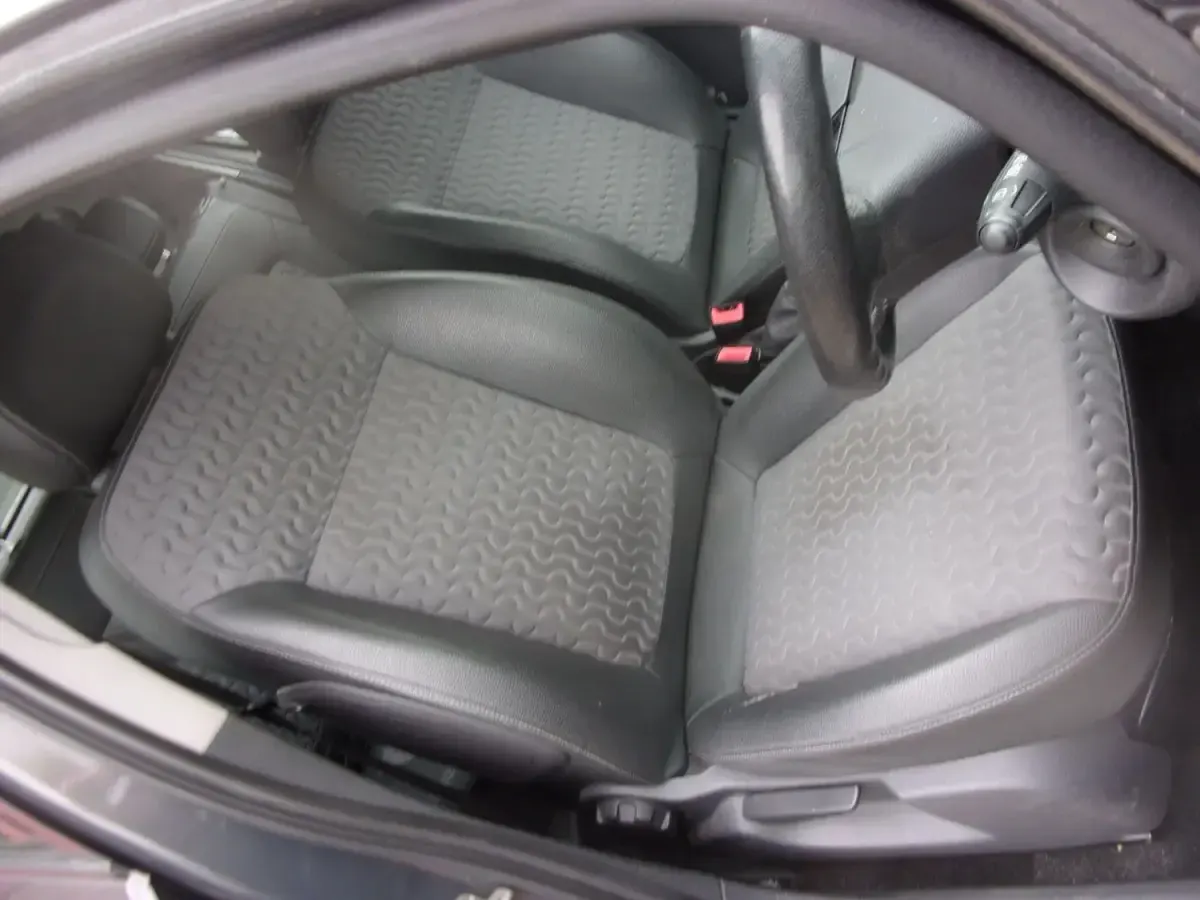 Usado Vauxhall Corsa 100 HP (73 kW) 2013 Cinzento Citadino