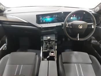 New Vauxhall Astra 130 HP (95 kW) 2025 Brilliant paint  arctic white Hatchback