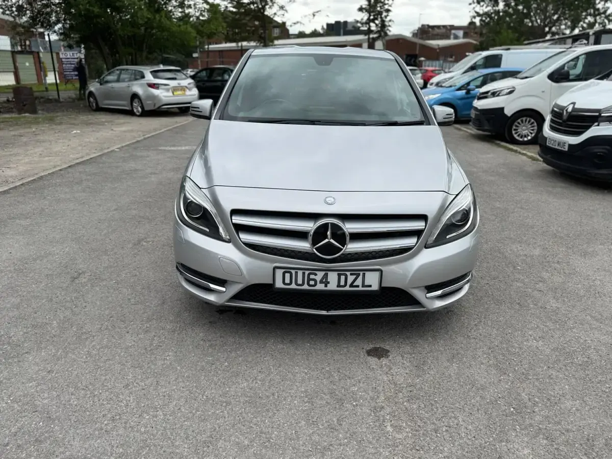 Used Mercedes B180 109 HP (80 kW) 2015 Silver Hatchback