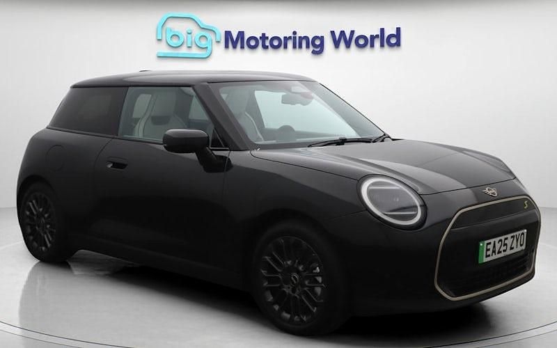 Used 2025 Mini Cooper Exclusive Hatchback | £29,800 - Image 1/4
