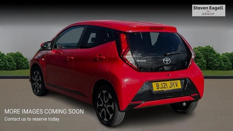 Used Toyota Aygo Trend 72 HP (52 kW) 2021 Red Hatchback