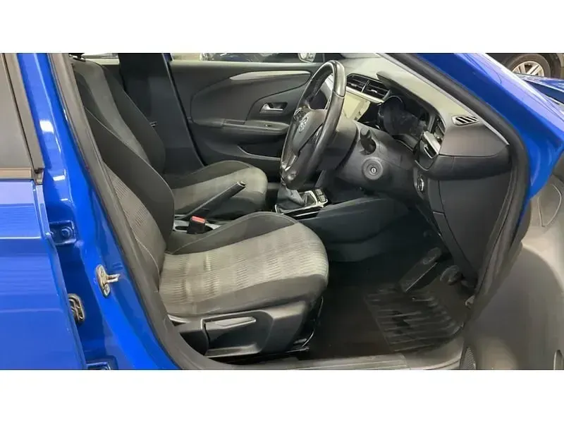 Second-hand Vauxhall Corsa Design Edition 2022 Albastru Hatchback
