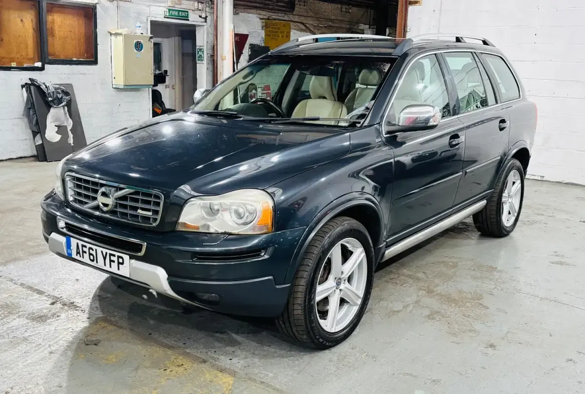 Used Volvo XC90 R-Design 200 HP (147 kW) 2011 Grey SUV
