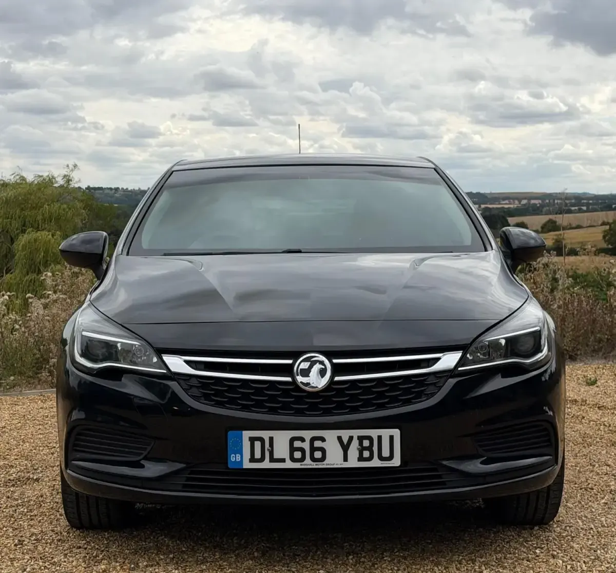 Used Vauxhall Astra Design Edition 105 HP (77 kW) 2016 Black Hatchback