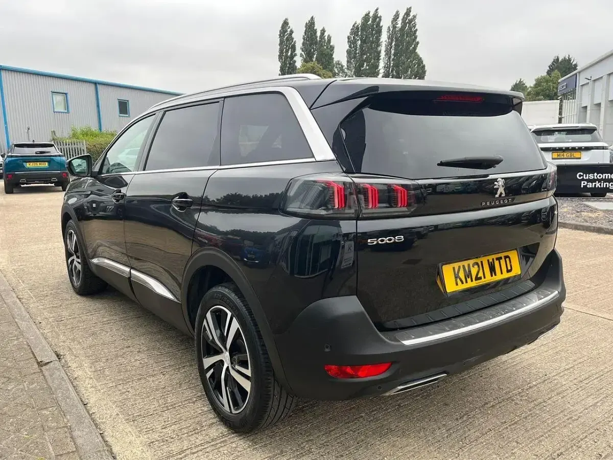 Used Peugeot 5008 GT 129 HP (94 kW) 2021 Black SUV