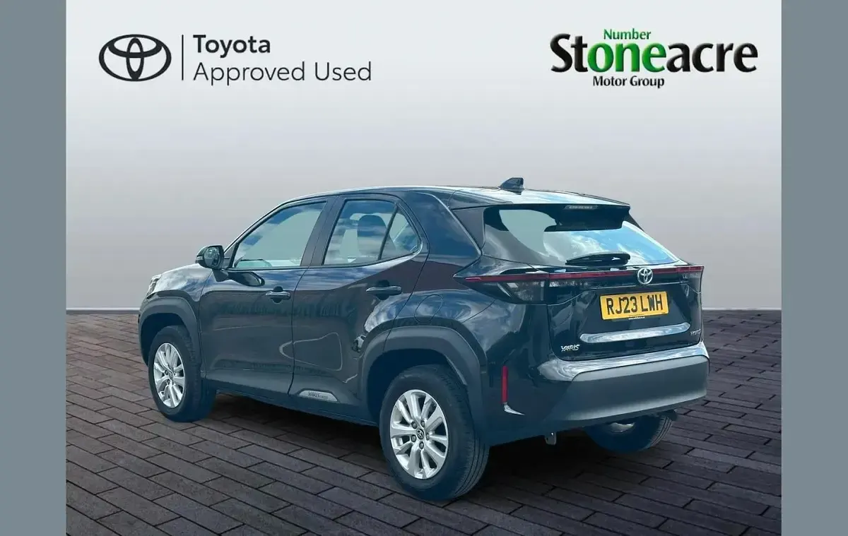 Used Toyota Yaris Cross 113 HP (83 kW) 2023 Black SUV