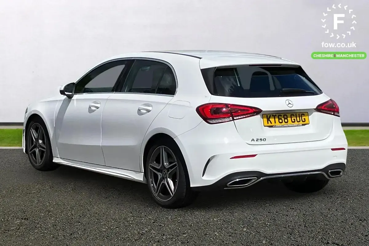 Usado Mercedes A250 AMG line 224 HP (164 kW) 2018 Branco Citadino