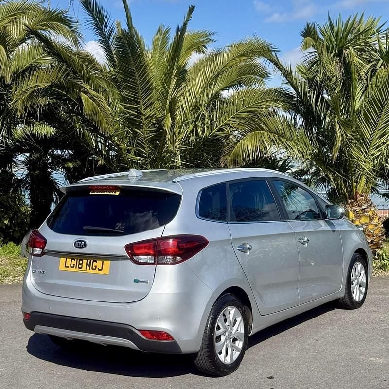 Usado Kia Carens 135 CV (99 kW) 2018 Plateado Monovolumen