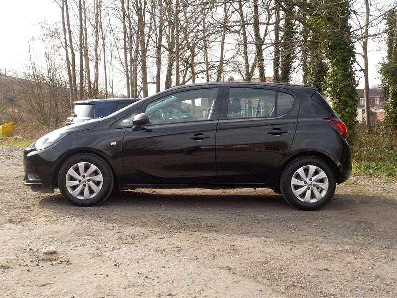 Used Vauxhall Corsa Design Edition 90 HP (66 kW) 2018 Black Hatchback