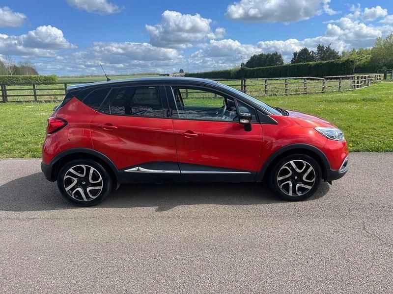 Second-hand Renault Captur Signature 2015 Roșu SUV