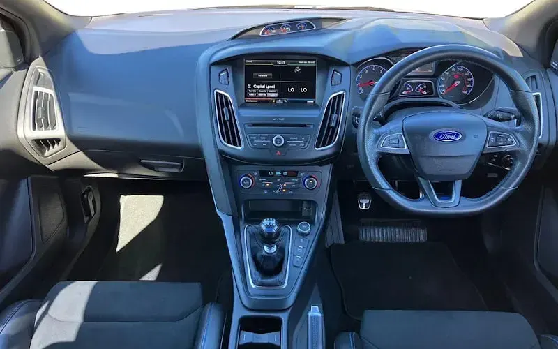 Begagnad Ford Focus RS 350 HK (257 kW) 2016 Svart Halvkombi