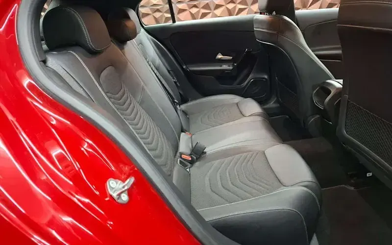 Used Mercedes A180 SE 116 HP (85 kW) 2019 Red Hatchback