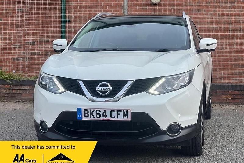 Used Nissan Qashqai Tekna 2014 White SUV