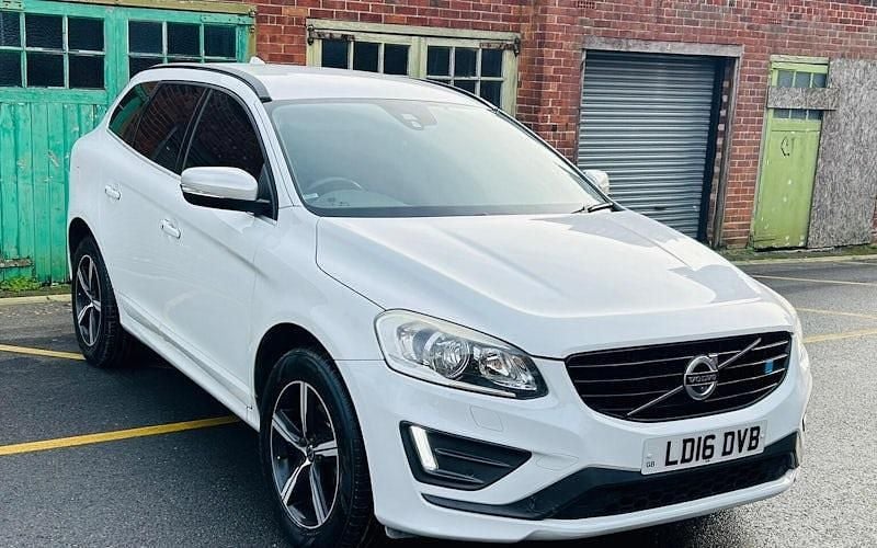 Used Volvo XC60 R-Design 190 HP (139 kW) 2016 White SUV